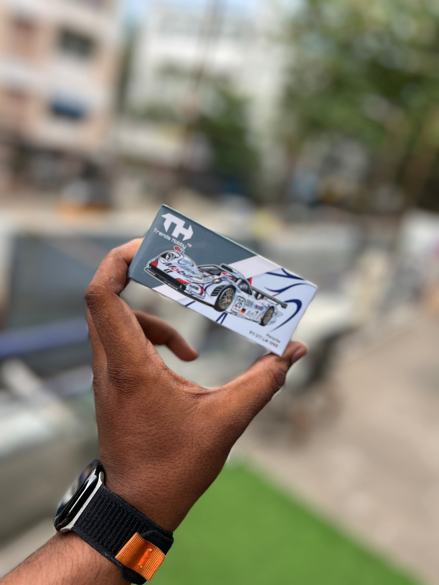TRENDS HOBBY SCALE 1 : 64 DIE CAST MODEL - PORSCHE 911 GT1 LE MANS LM 1998 #26 - CHAMPION