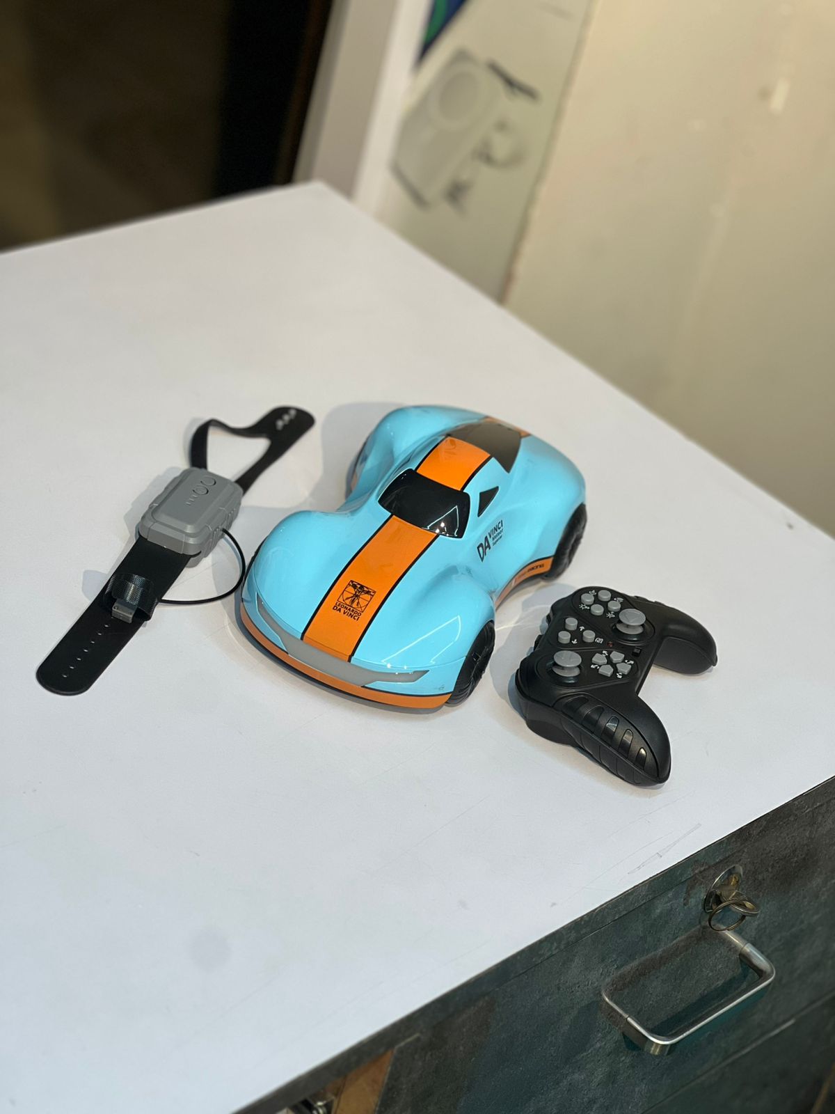 Concept 1:16 RC Stunt Car | 360° Rotation, Spray Drift Car with Gesture Control