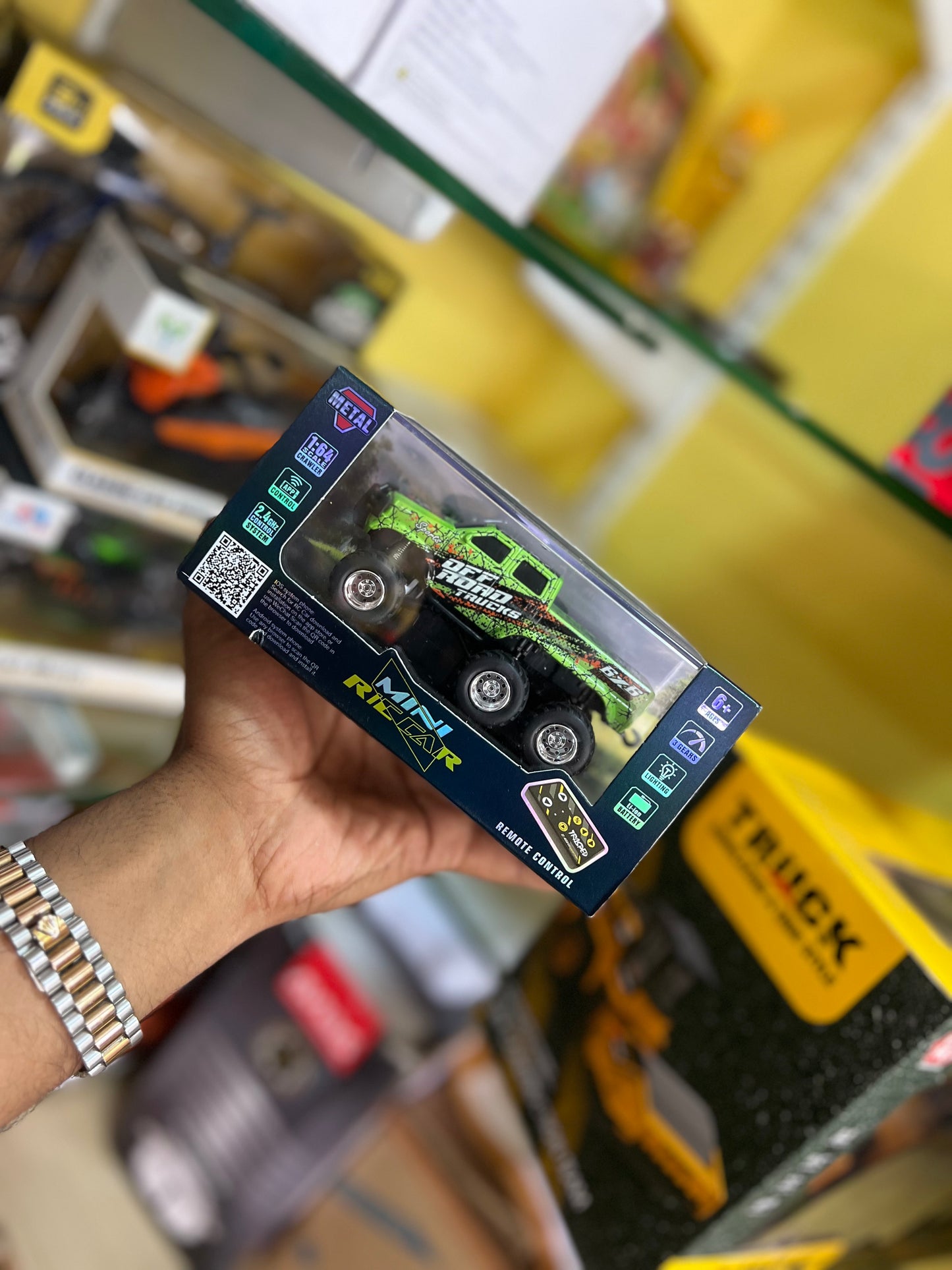 All-Back 4WD Mini Diecast RC Car with App Control & Gyro Stabilization