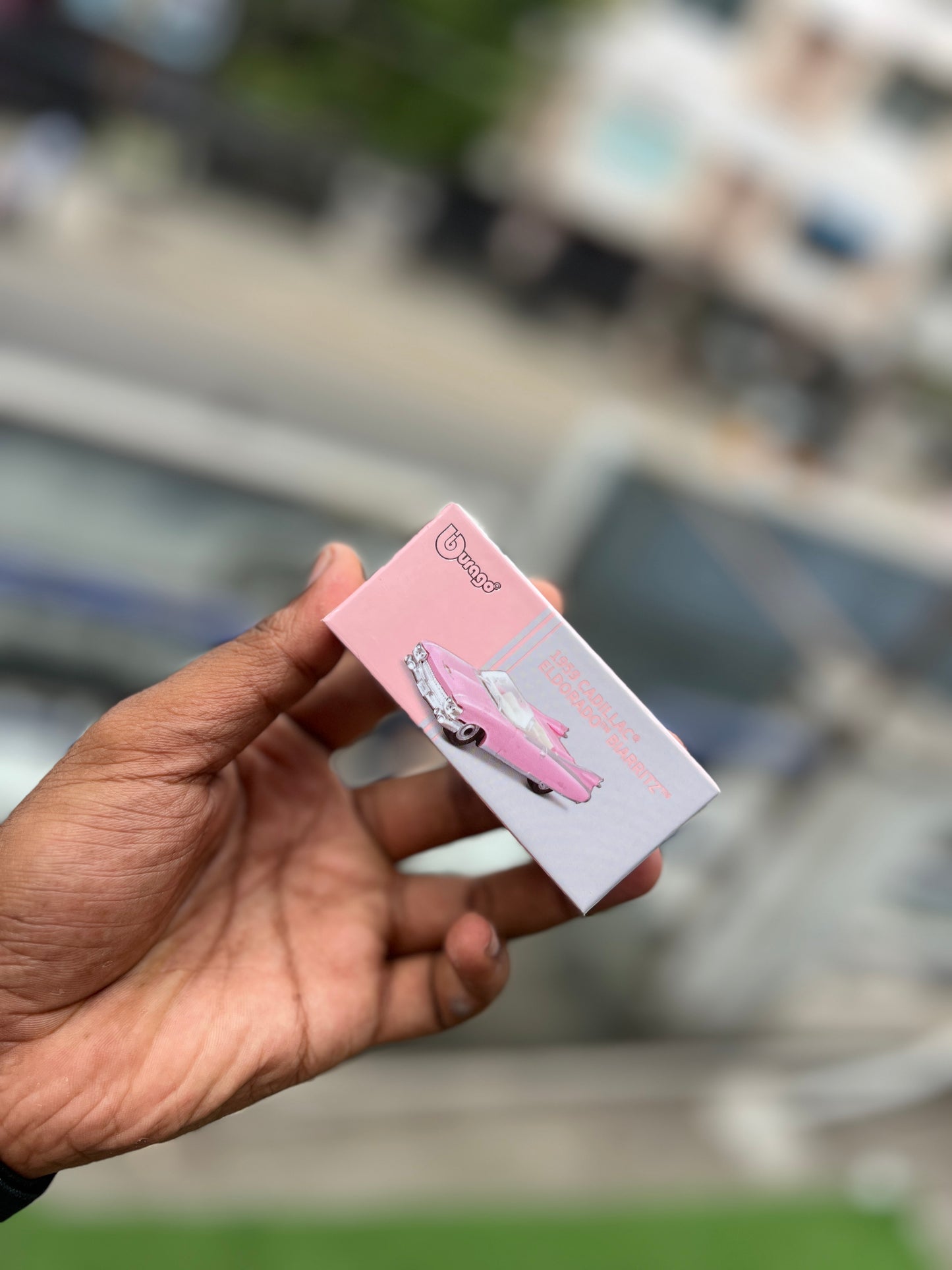 OFFICIAL BBURAGO 52 1959 CADILLAC ELDORADO BIARRITZ - 1 : 64 DIECAST SCALE MODEL A1