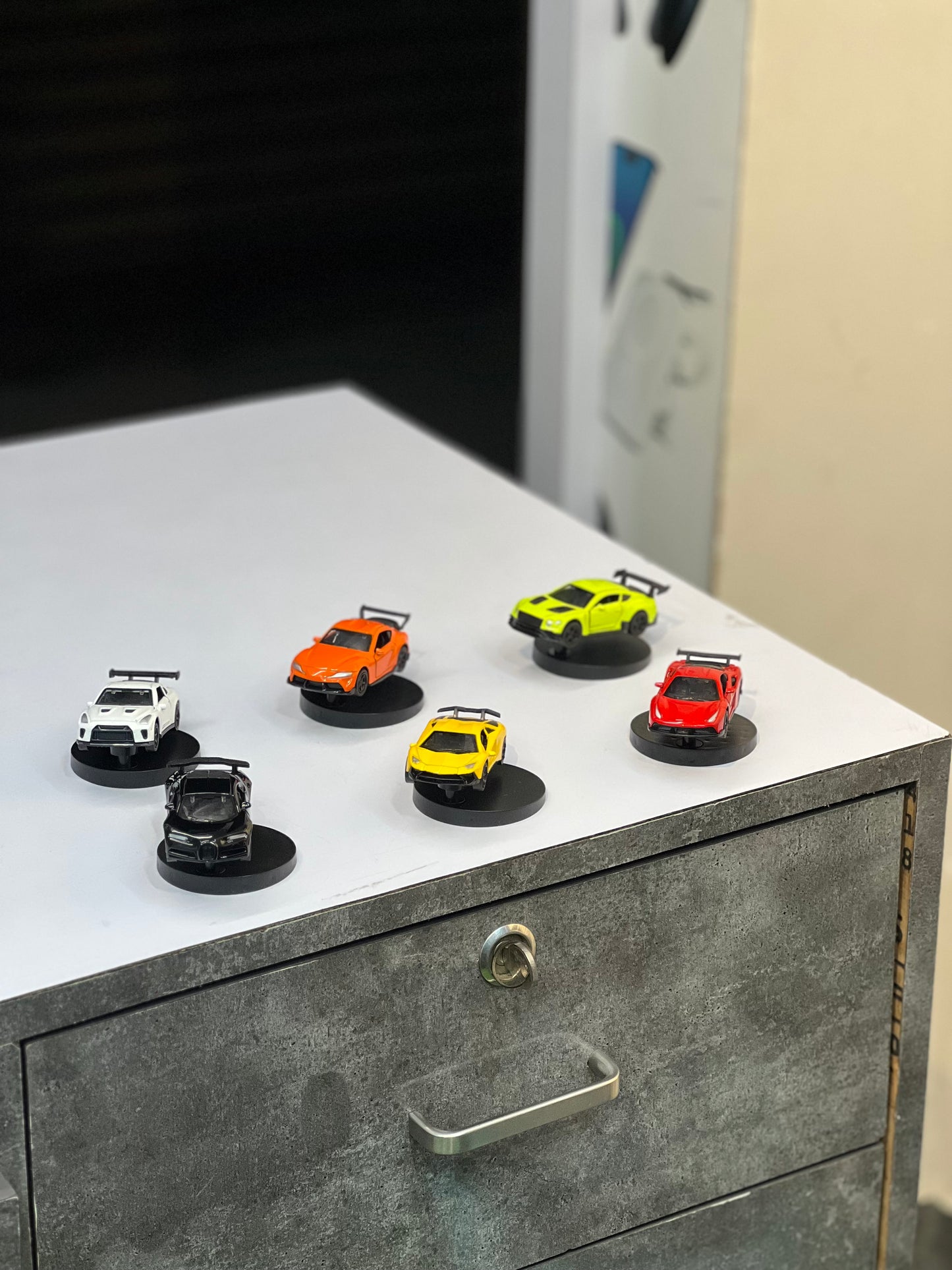 Mini Drifting Car Dashboard Toy – Rotating & Drifting Action Model