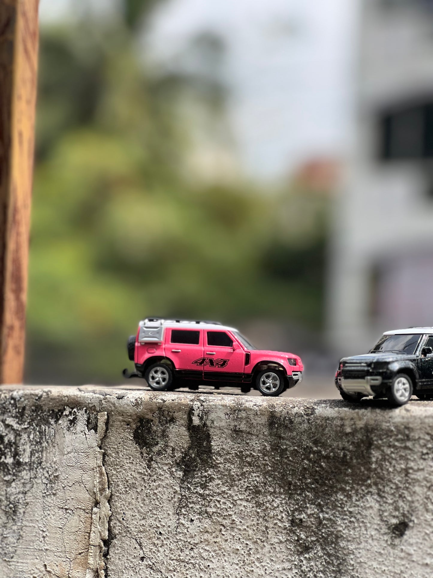 1:64 Scale Defender Mini RC | 2WD | Expedition Roof Rack | Auto Play | 3-Speed Control