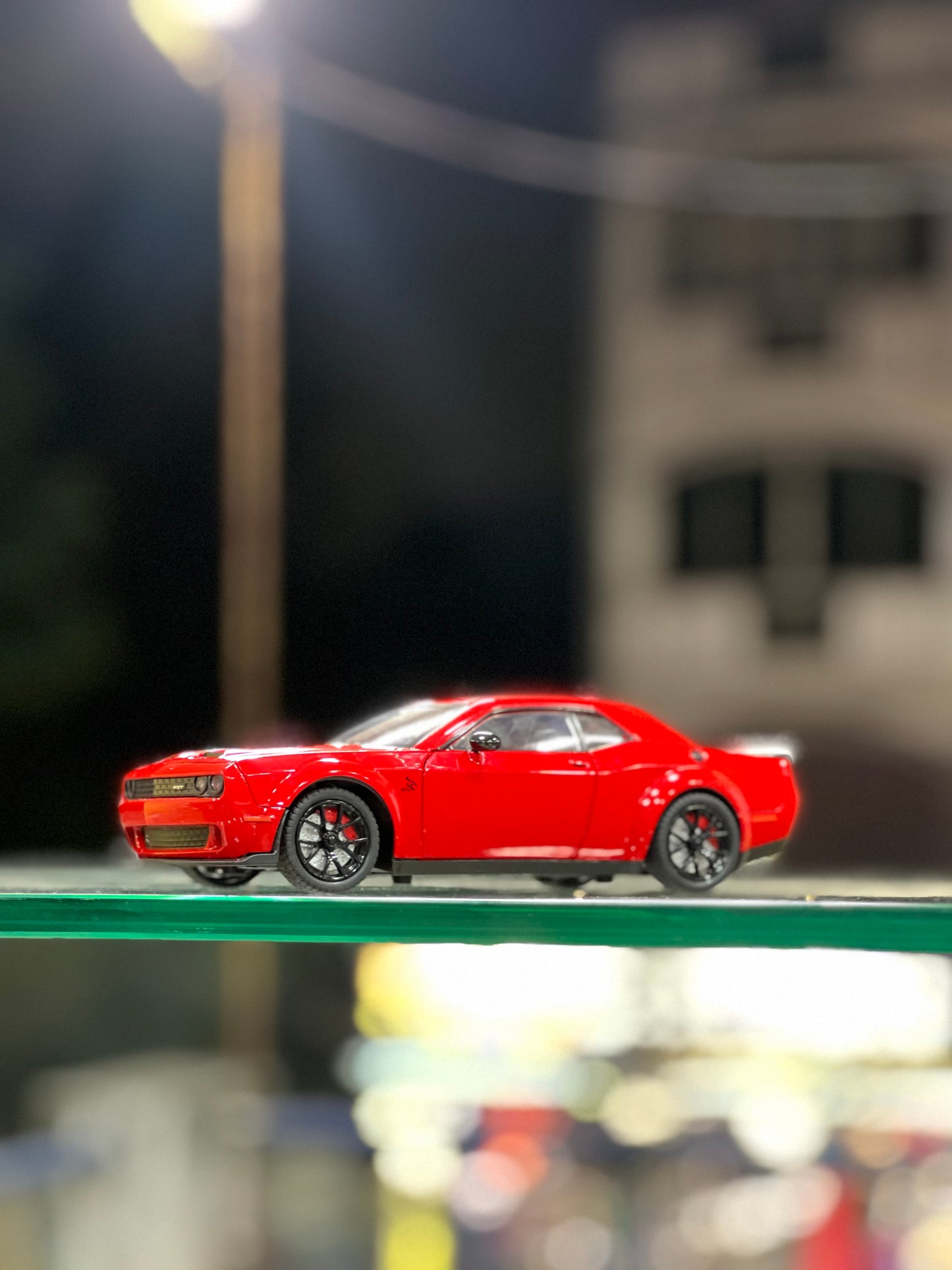 Che Zhi Dodge Challenger SRT Hellcat Diecast Model Car – 1:24 Scale | Openable Doors & Realistic Details