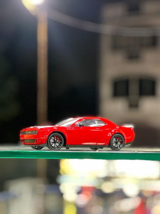 Che Zhi Dodge Challenger SRT Hellcat Diecast Model Car – 1:24 Scale | Openable Doors & Realistic Details