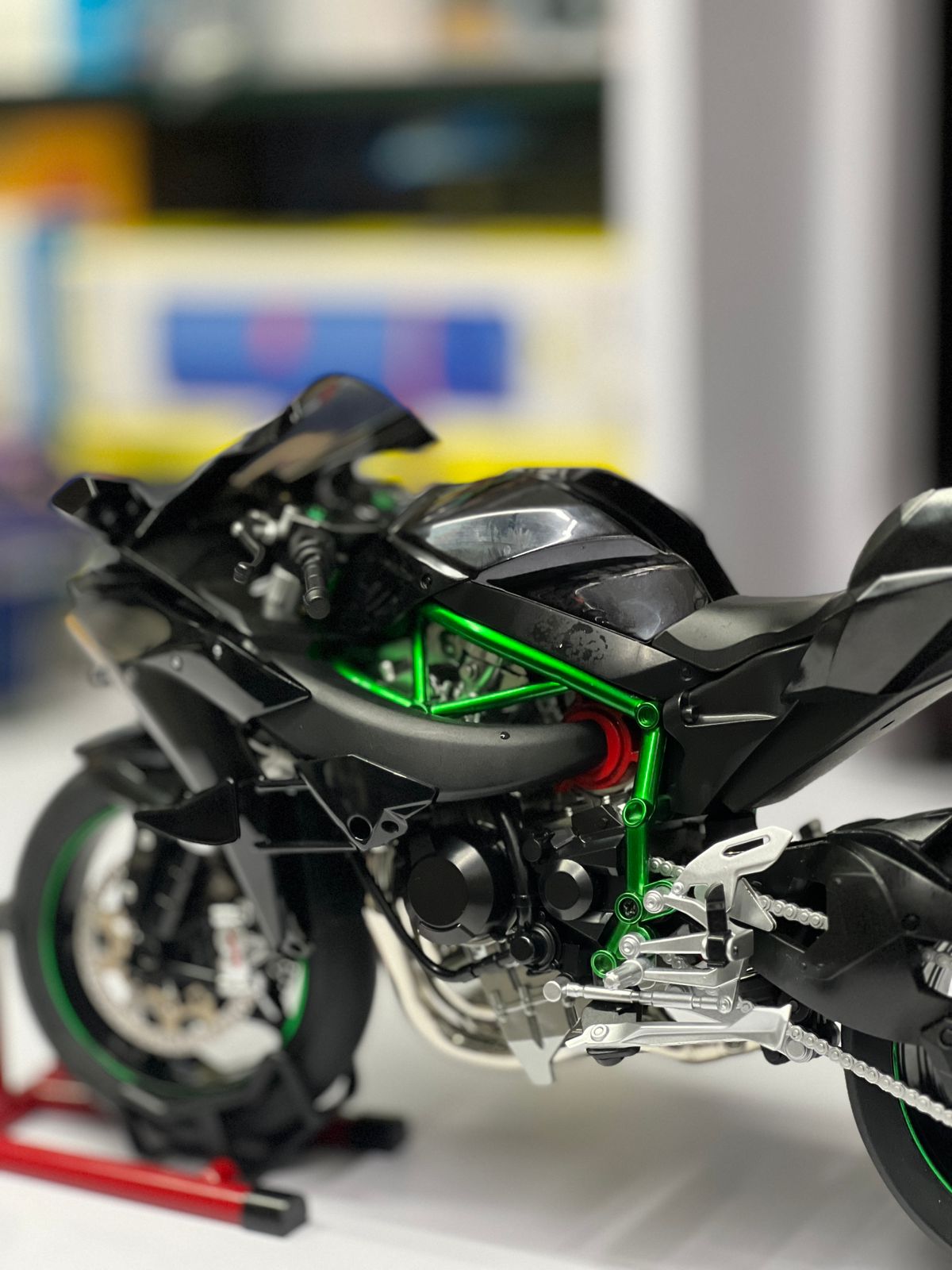 1:6 Scale Kawasaki Ninja H2R Diecast Motorcycle | Sound, Lights & Rechargeable Model