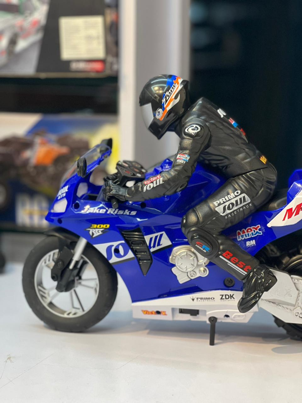 HC-802 1:6 Scale RC Stunt Motorcycle with Self-Balancing Gyroscope | 2.4GHz High-Speed Bike