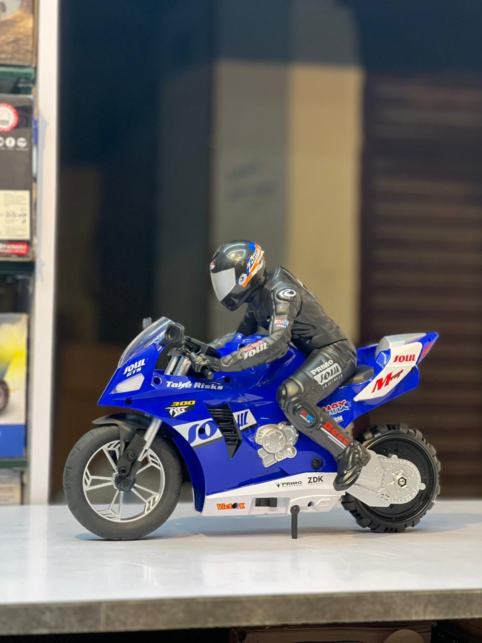 HC-802 1:6 Scale RC Stunt Motorcycle with Self-Balancing Gyroscope | 2.4GHz High-Speed Bike