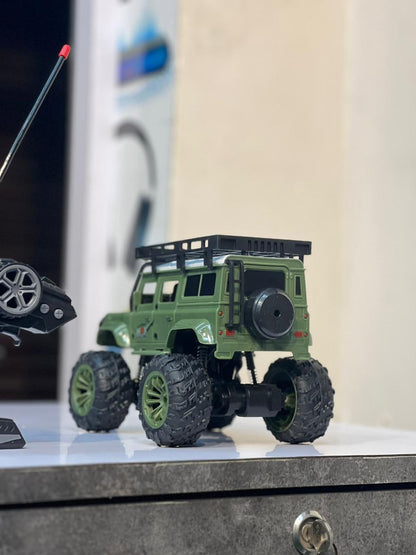 Lumo Military Off-Road 4×4 Climbing RC Vehicle – Rugged Remote Control Truck for Kids (6+ Years)