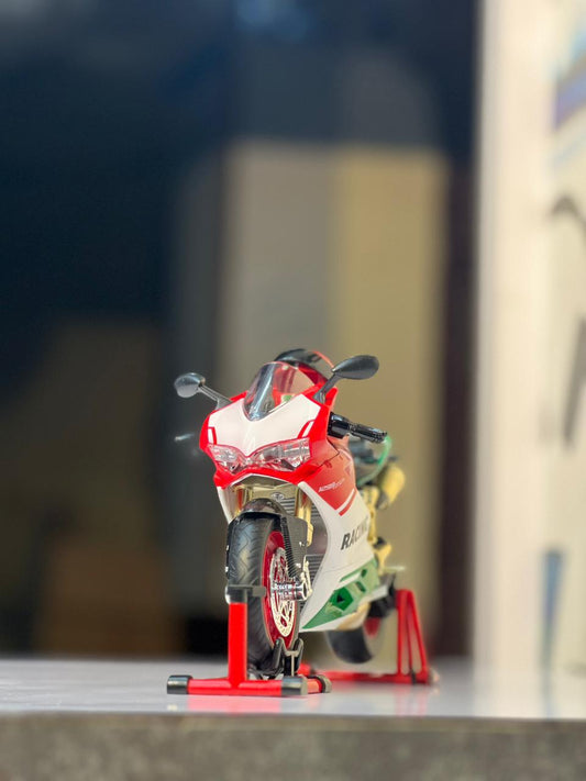 1:8 Scale DUCATI 1299 PANIGALE Diecast Motorcycle | Sound, Lights & Rechargeable Model