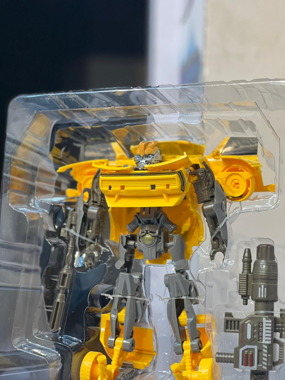 9-Inch Bumblebee Transforming Robot Toy | Car-to-Robot Conversion, Durable & Kid-Safe