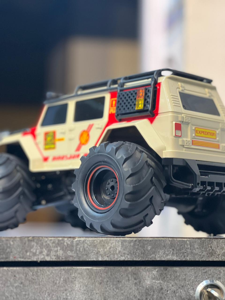 2-in-1 Amphibious Stunt buggy | Land & Water RC Car with 360° TURNING, LED Lights & 2.4GHz Remote