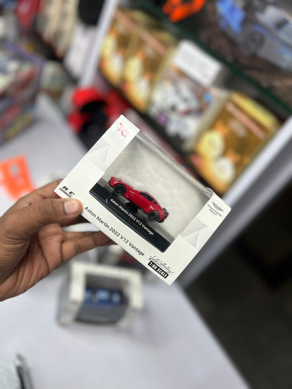 1:60 Scale Licensed Aston Martin V12 Vantage & Ford Mustang Shelby GT500 Die-Cast Models – Premium Collectible Miniature Cars