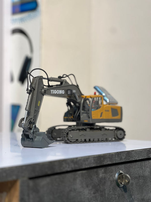 1:20 RC Excavator 11CH | 2.4GHz Remote Control Construction Vehicle