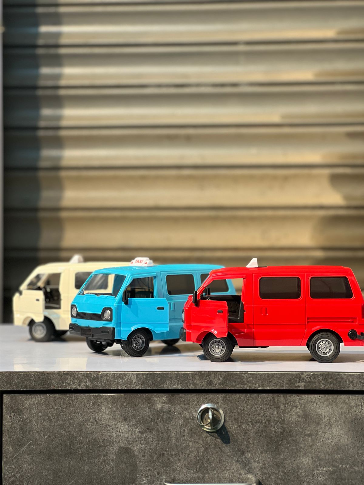 Tata Omni Diecast Taxi Edition | Manual Door Opening & Spray Finish