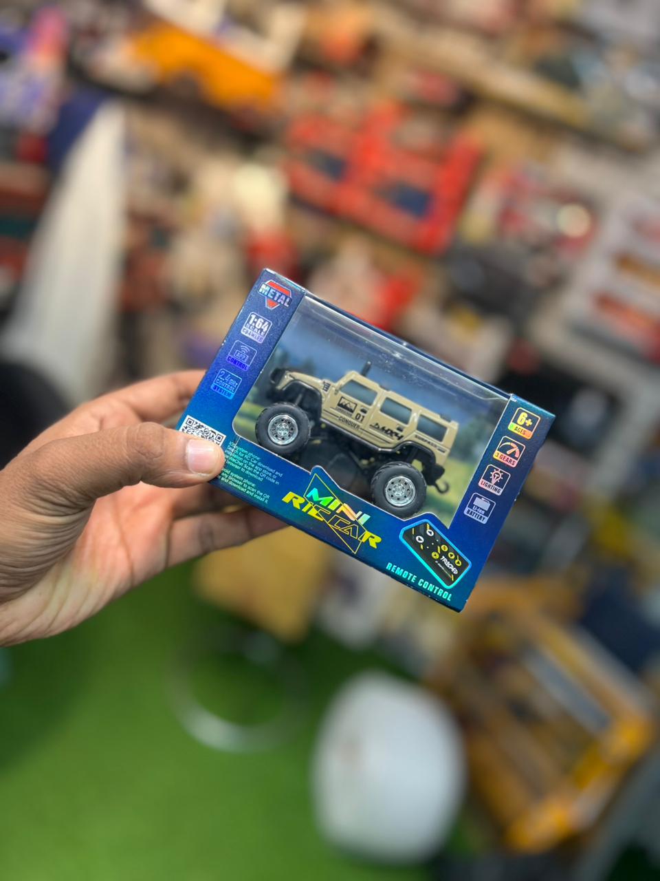 HUMMER H3 WITH EXTENDED SUSPENSION FOR OFFROAD Mini Diecast RC Car | Remote & App Control, 3 Speed Modes, Drift Mode (Copy)