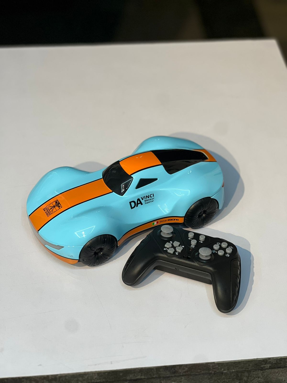 Concept 1:16 RC Stunt Car | 360° Rotation, Spray Drift Car with Gesture Control